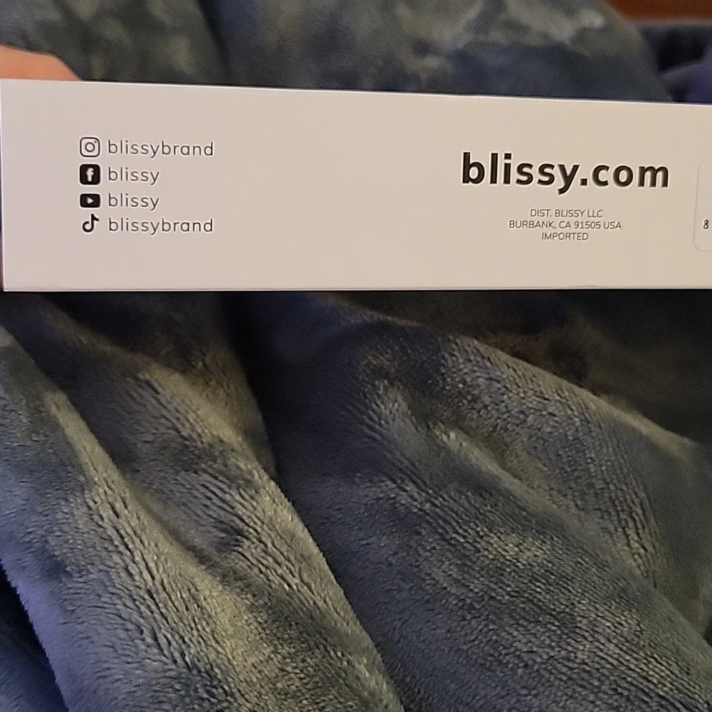 Blissy 100% Mulberry silk White standard pillowcase w/Rose Marble Scrunchy NEW…